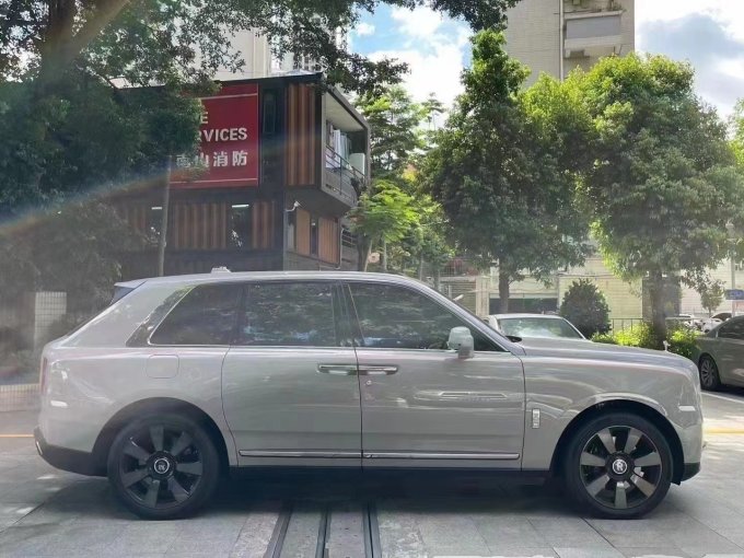 劳斯莱斯SUV