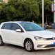  大众高尔夫（Volkswagen Golf）是一款备受欢迎的紧凑型轿车，它在全球范围内都享有很高的声誉　