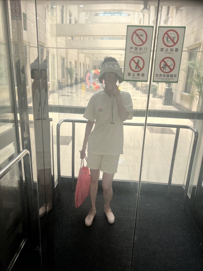 女士T恤