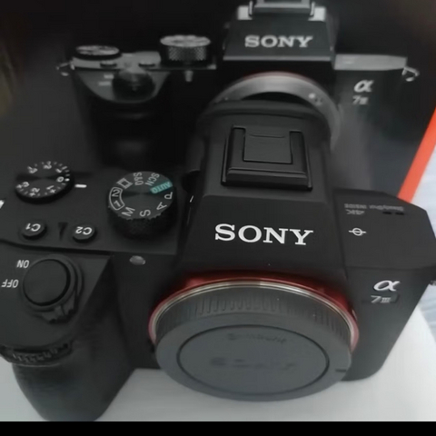 索尼（SONY）Alpha 7 III 套装（SEL24105G镜头）全画幅微单数码相机（约2420万有效像素 5轴防抖 a7M3/A