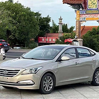 现代名图（Hyundai Elantra）是现代汽车公司生产的一款紧凑型轿车，也被称为现代i30或现代Avante。