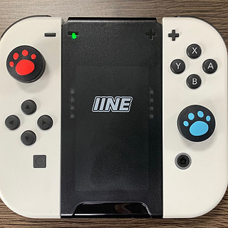 聊数码—良值(IINE)适用Switch手柄充电握把