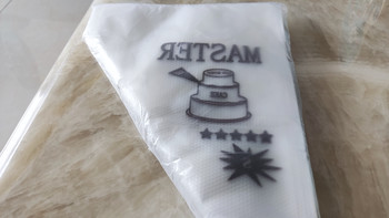 一次性裱花袋：简单又实用的食品包装工具 