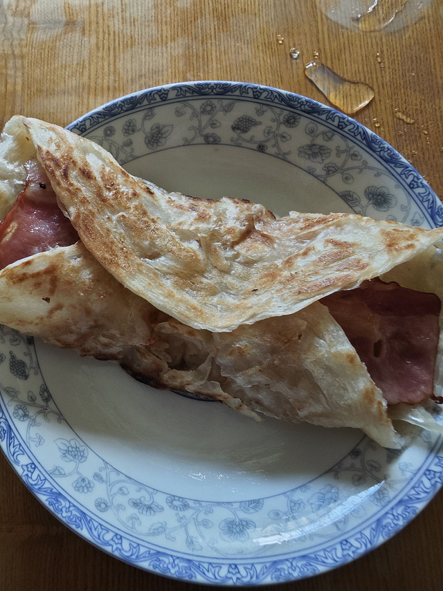 今日份早餐，国产薄饼三明治