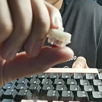 热插拔机械键盘怎么换轴体，怎么拔键帽？