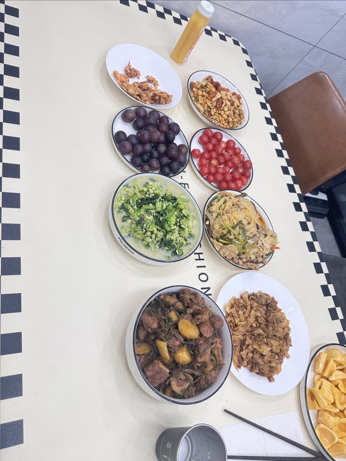 聚会餐饮