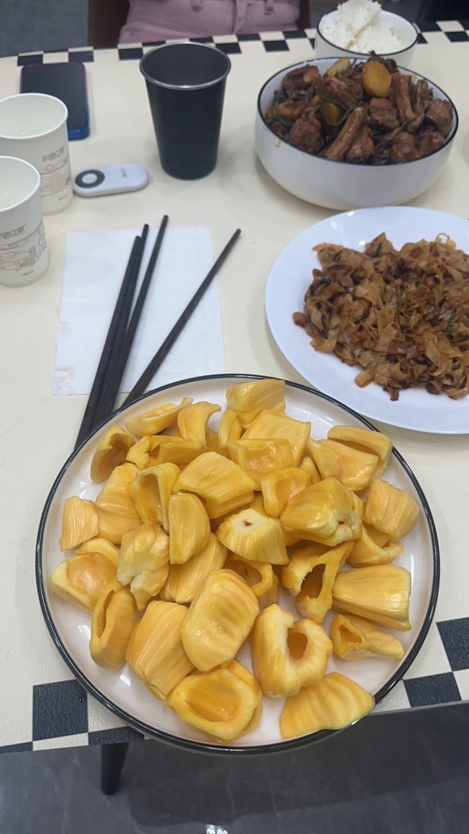 聚会餐饮