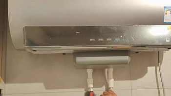 海尔（Haier）EC6003-BK3KU1是一款年度新款热水器，以其纤薄扁桶设计、容量为60升而备受家庭用户喜爱