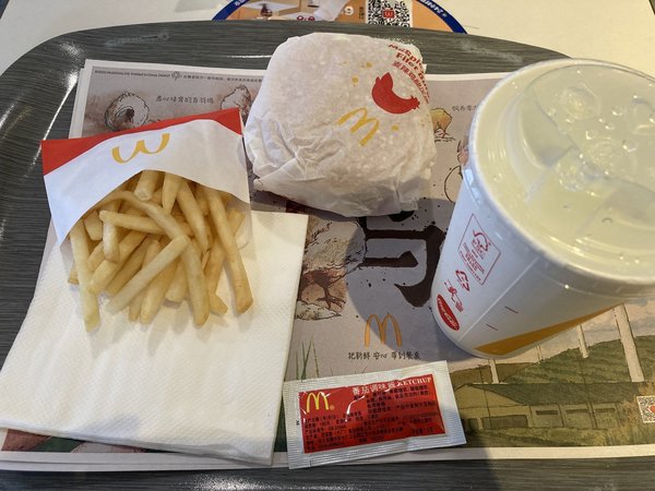 ¥10.5的麦当劳辣堡套餐真的值！