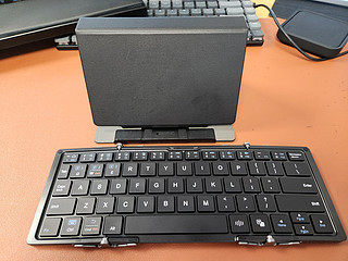 航世折叠键盘小巧便携，随时随地畅享高效！