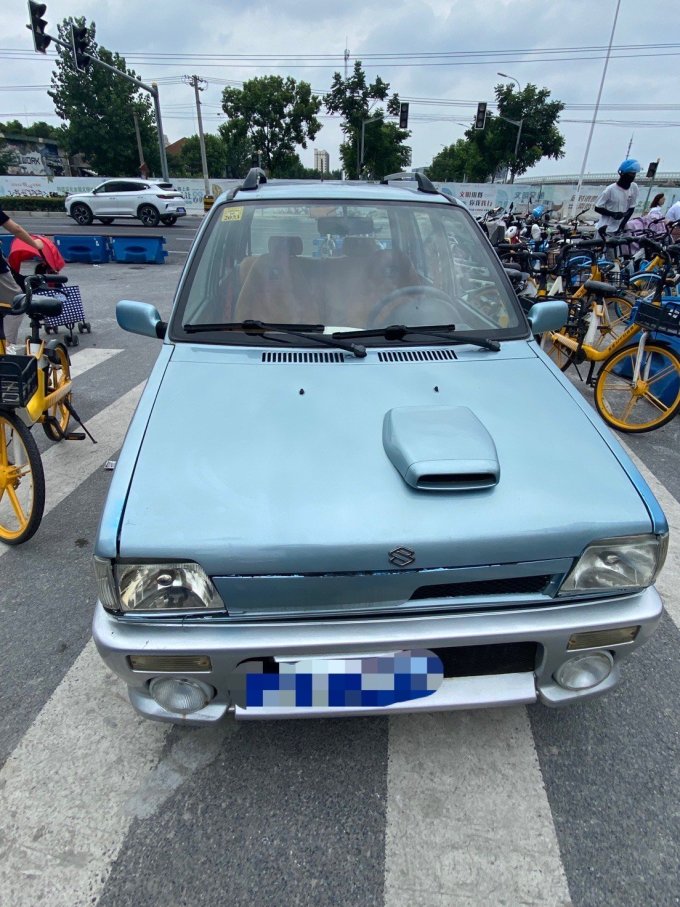 铃木轿车