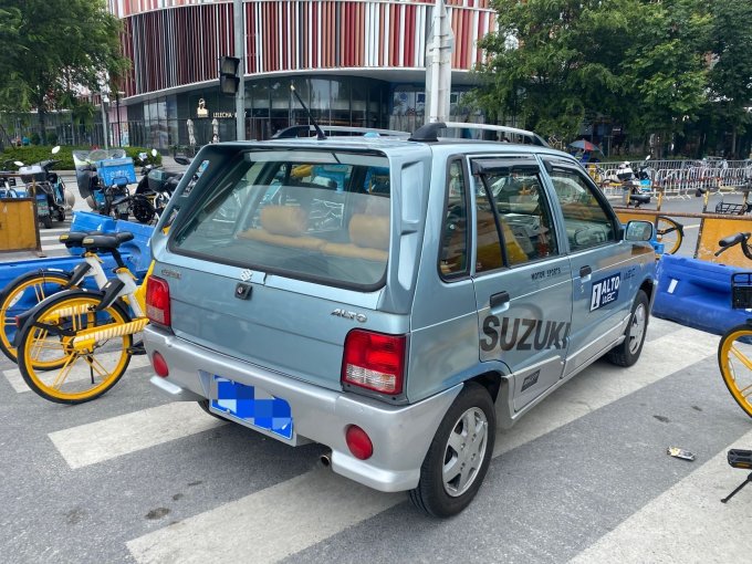 铃木轿车