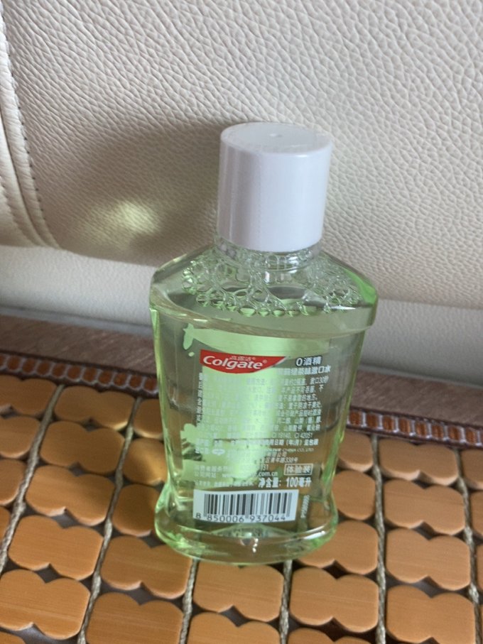 高露洁漱口水