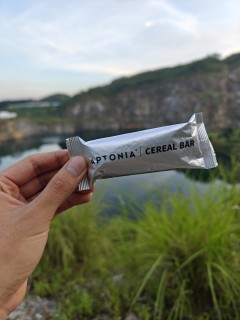 周末徒步填肚子的迪卡侬谷物棒
