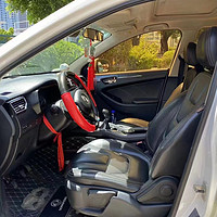 风光580是一款中型 SUV，其座椅设计可能包括以下特点