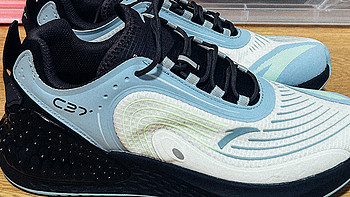 “软得刚刚好+”的舒适脚感 安踏新一代C37慢跑鞋