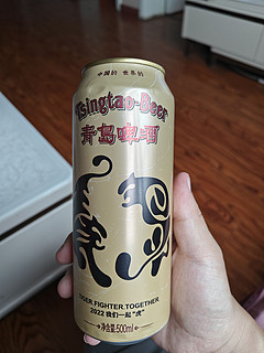 夏天当然要喝青岛啤酒