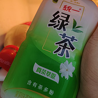 夏日炎炎，正好眠，来瓶康师傅绿茶助睡眠！