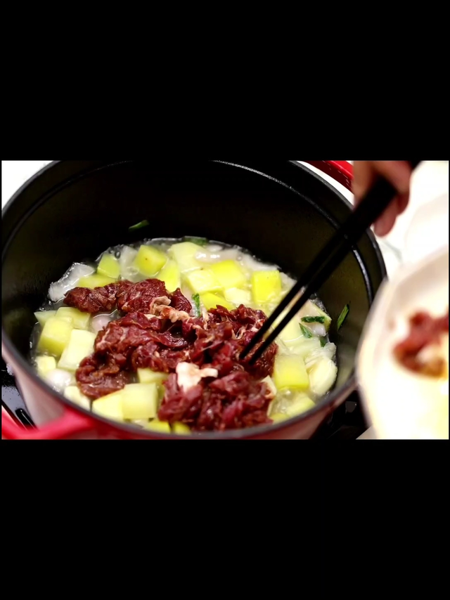 焖烧土豆牛肉