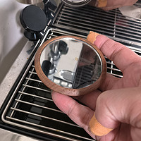 一个小镜子可以方便观察和维护咖啡机