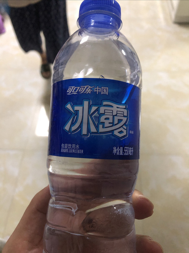 冰露纯净水，夏日解渴好物