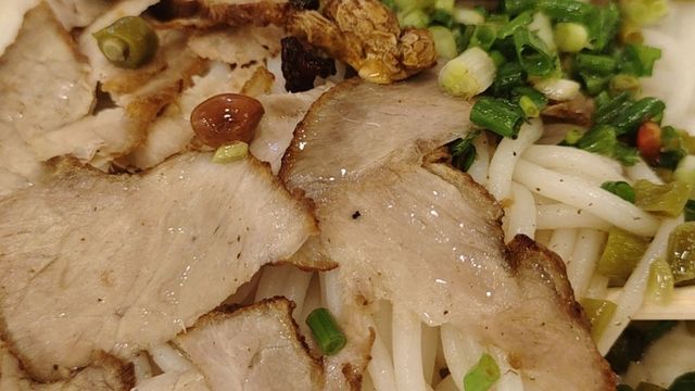 又吃又拿！桂林金牌叉烧粉