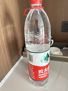 农夫山泉饮用水1.5L