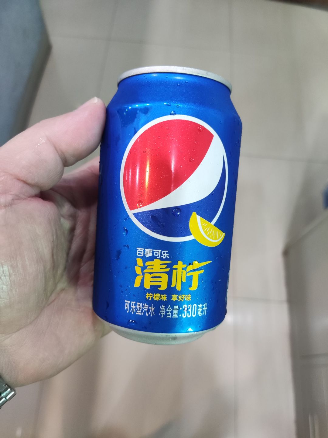  /p> p>&nbsp; &nbsp; &nbsp; &nbsp;清柠味百事可乐每罐330ml,柠檬的
