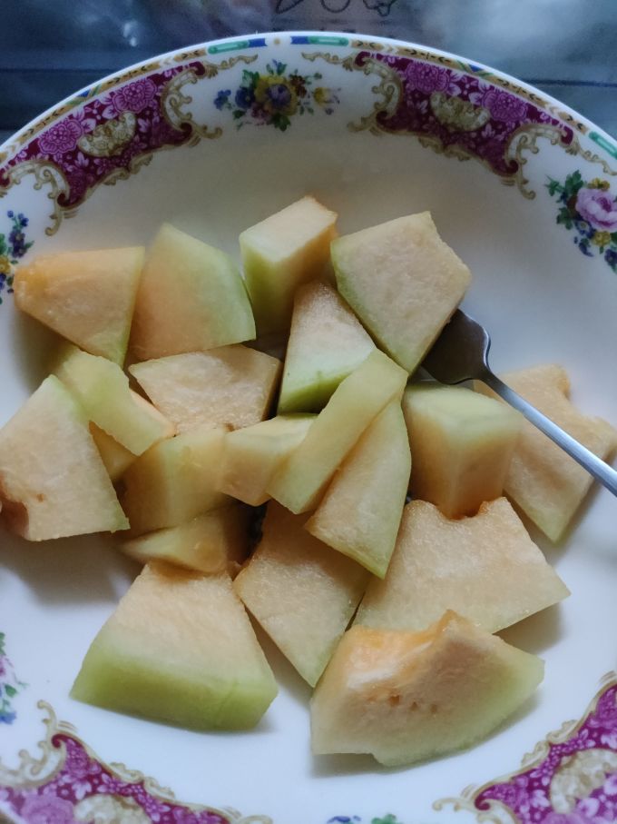 妃尝新鲜水果