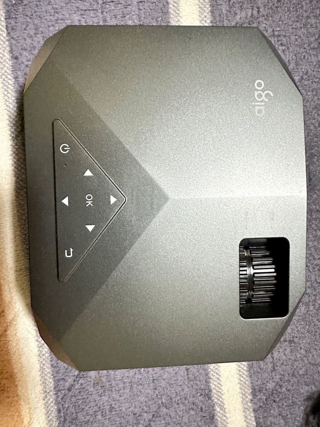 爱国者智能家用投影仪卧室客