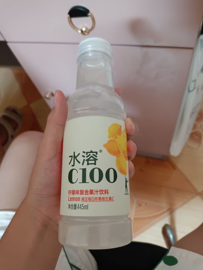 农夫山泉柠檬味的水溶c也太好喝了吧