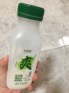 推荐的新希望生牛乳绿豆沙很好喝