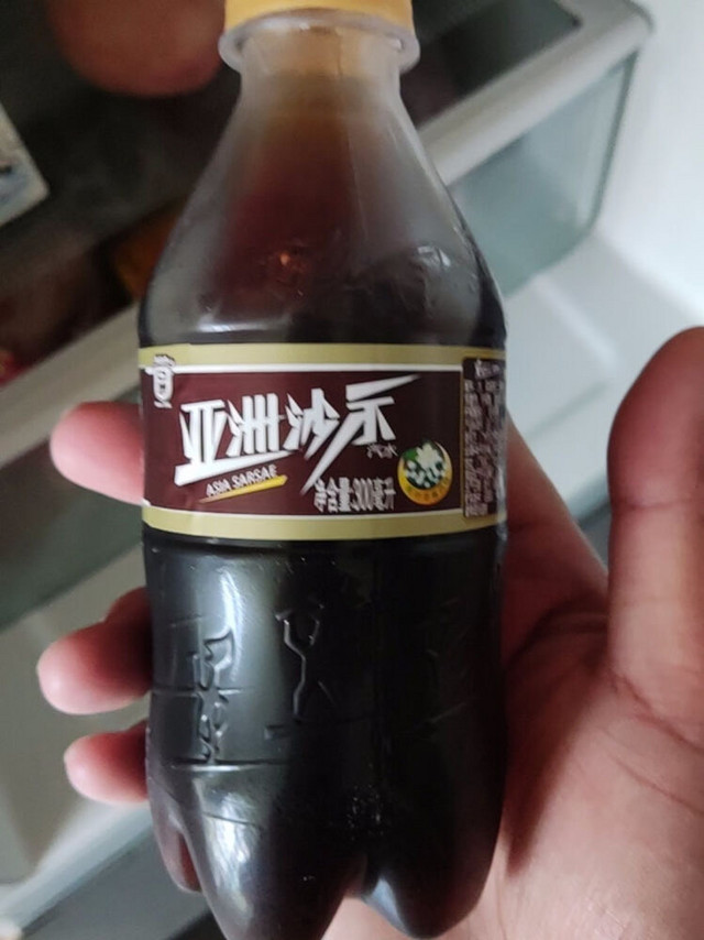 夏天的冰镇碳酸饮料谁能拒绝！