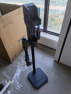 家电之小狗吸尘器来了
