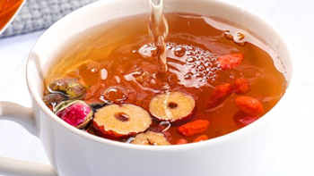 暖心守护，冬日必备！红糖姜枣茶，温暖你的身心！