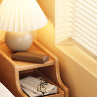 床头柜 篇一：狭窄床头可用到的小型治愈床头柜