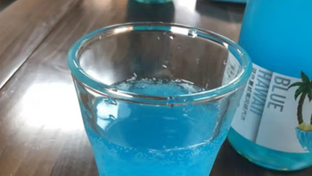 气泡水界的明星饮料！蓝色夏威夷鸡尾酒，让你的夏天更加惊艳！