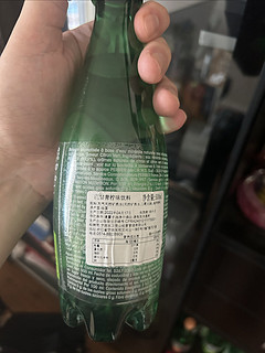 巴黎水苏打水