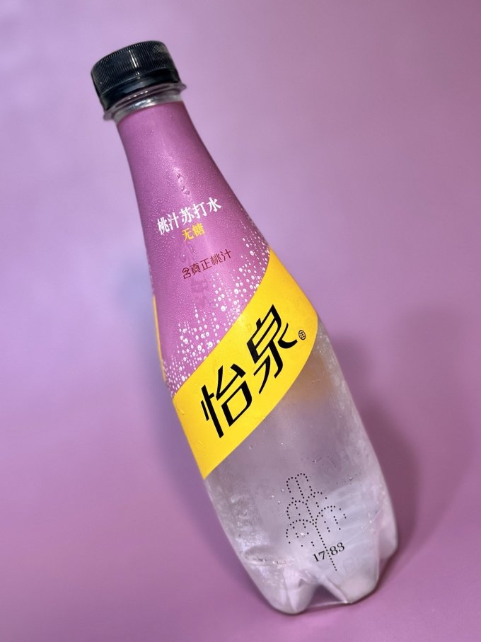 怡泉饮料怎么样 炎热夏天,谁能拒绝一瓶粉色的桃汁苏打水呢