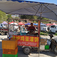 这个集市的鸡蛋灌饼，东北冷面，百合饭包可真香