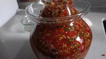 湖南特产蒜味辣椒酱，风味独特，辣而不燥。