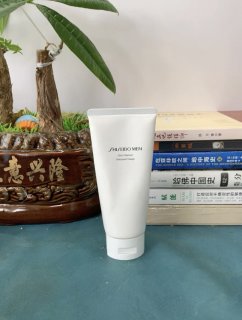 男士洁面乳，让你的肌肤焕发自信！