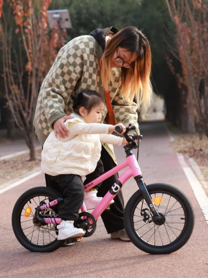 儿童自行车
