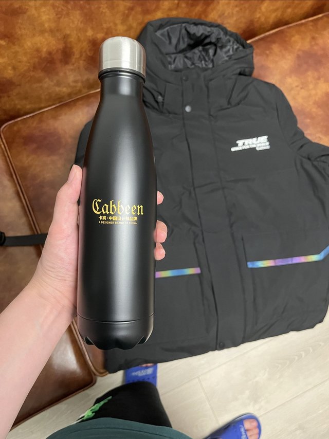 199凑单到手的卡宾白鸭绒羽绒服