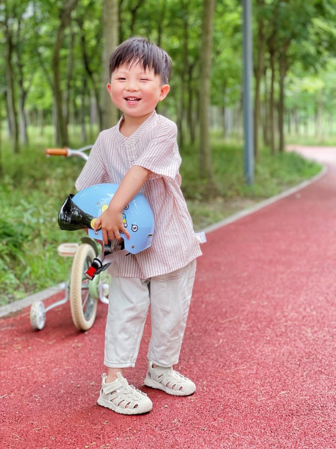 泰兰尼斯童鞋