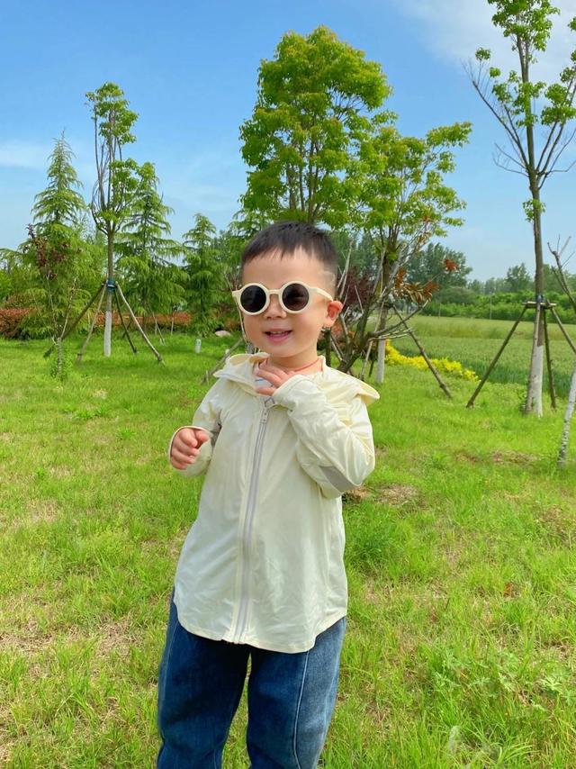颜控妈妈看过来！被儿子这件防晒衣帅哭了！！