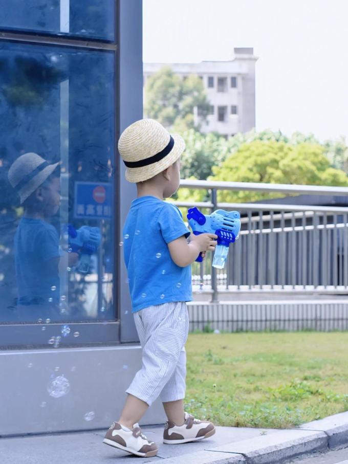 童鞋