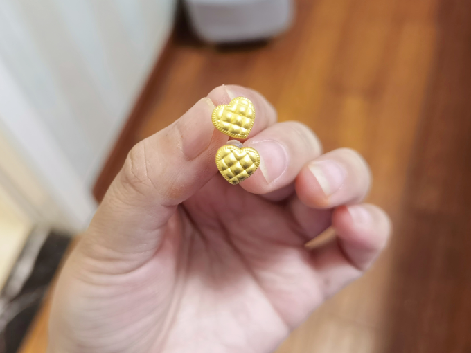 潮宏基黄金耳饰