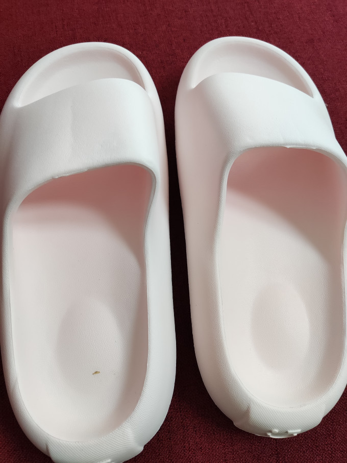 名创优品女式拖鞋