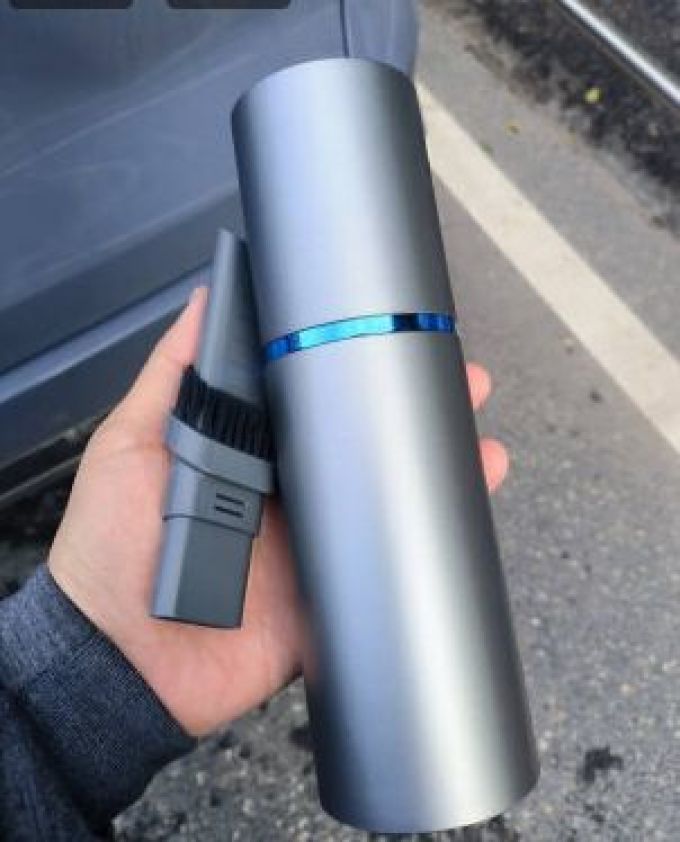 宜客莱车载吸尘器